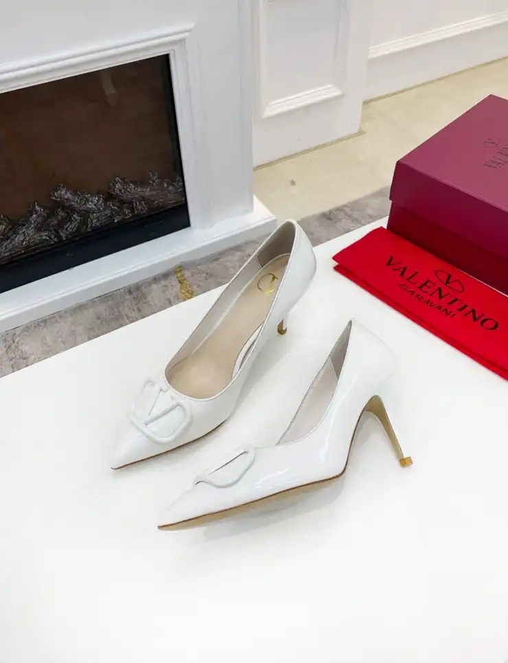 hype Valentino flat shoes