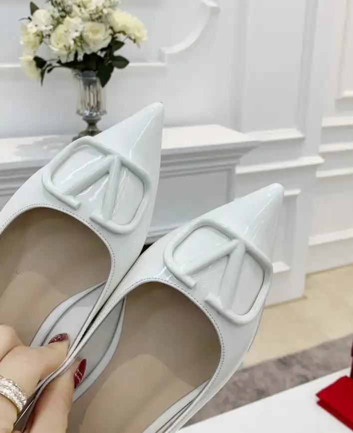 hype Valentino flat shoes