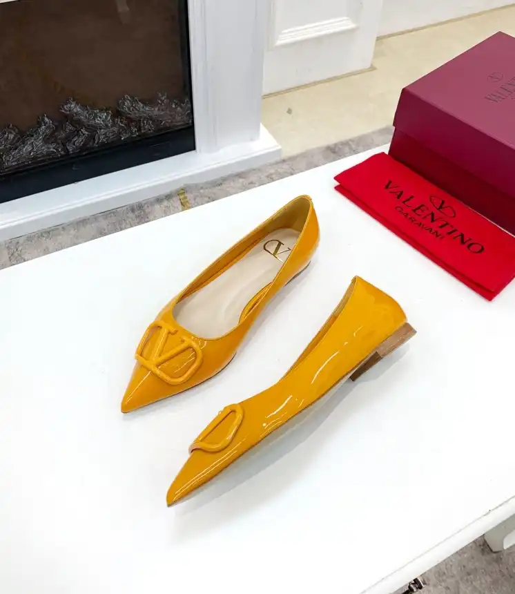 hype Valentino flat shoes