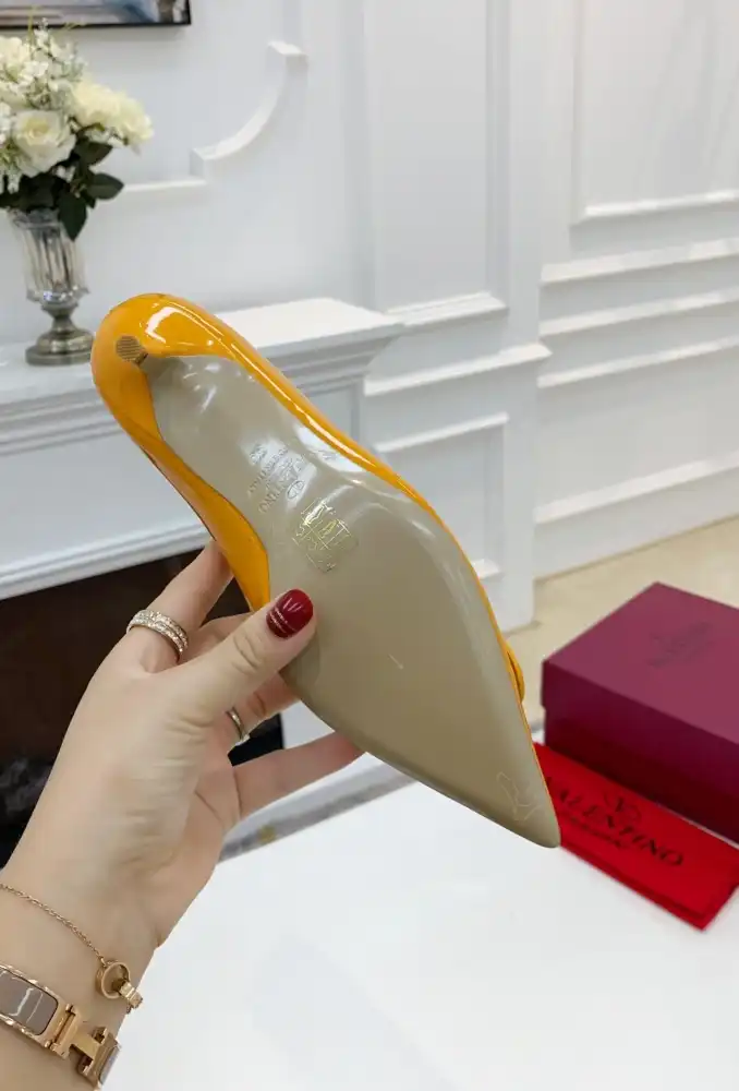 hype Valentino flat shoes