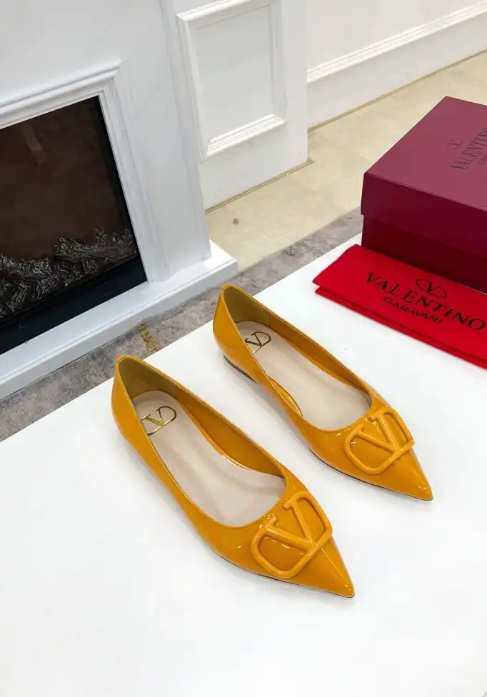 hype Valentino flat shoes