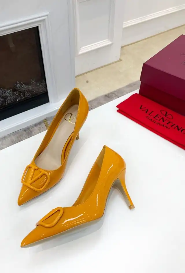 hype Valentino flat shoes