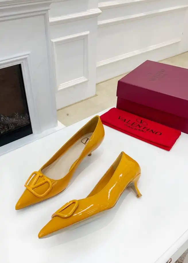 hype Valentino flat shoes