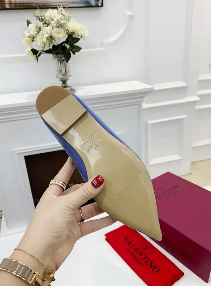 hype Valentino flat shoes