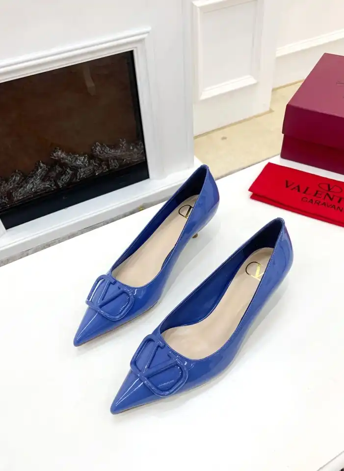 hype Valentino flat shoes