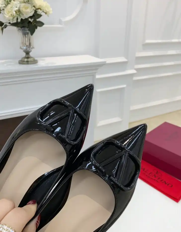 hype Valentino flat shoes