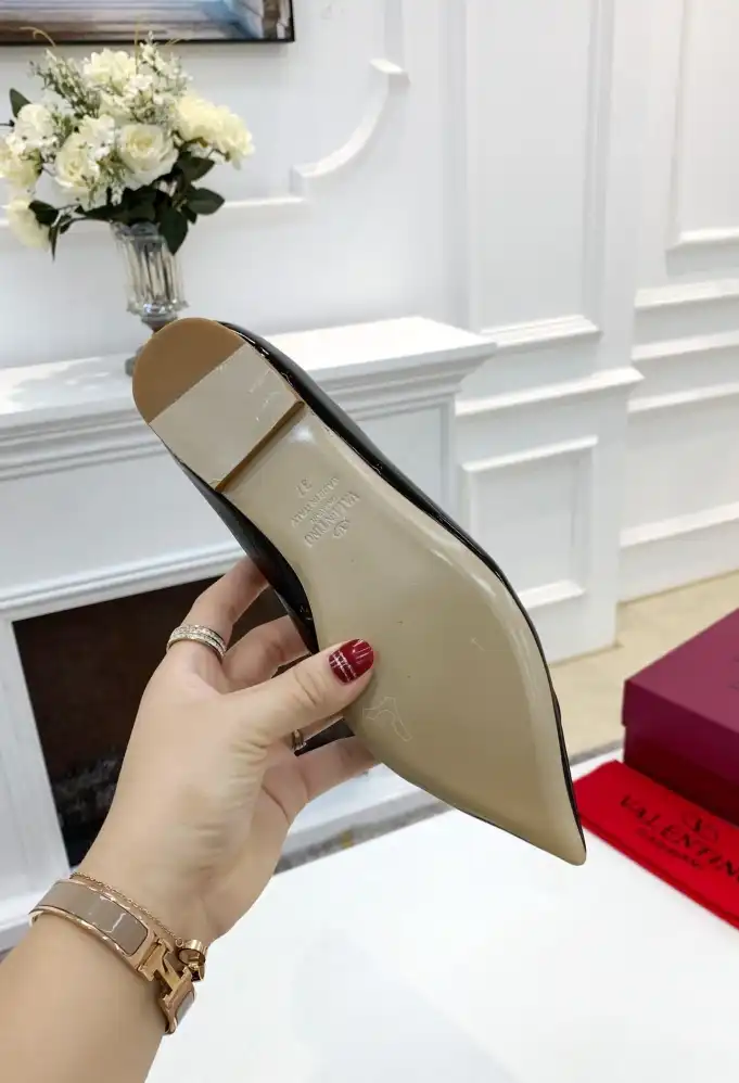 hype Valentino flat shoes