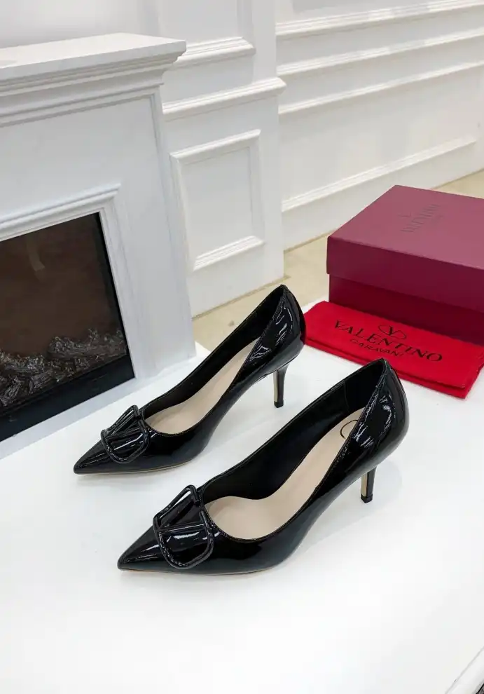 hype Valentino flat shoes