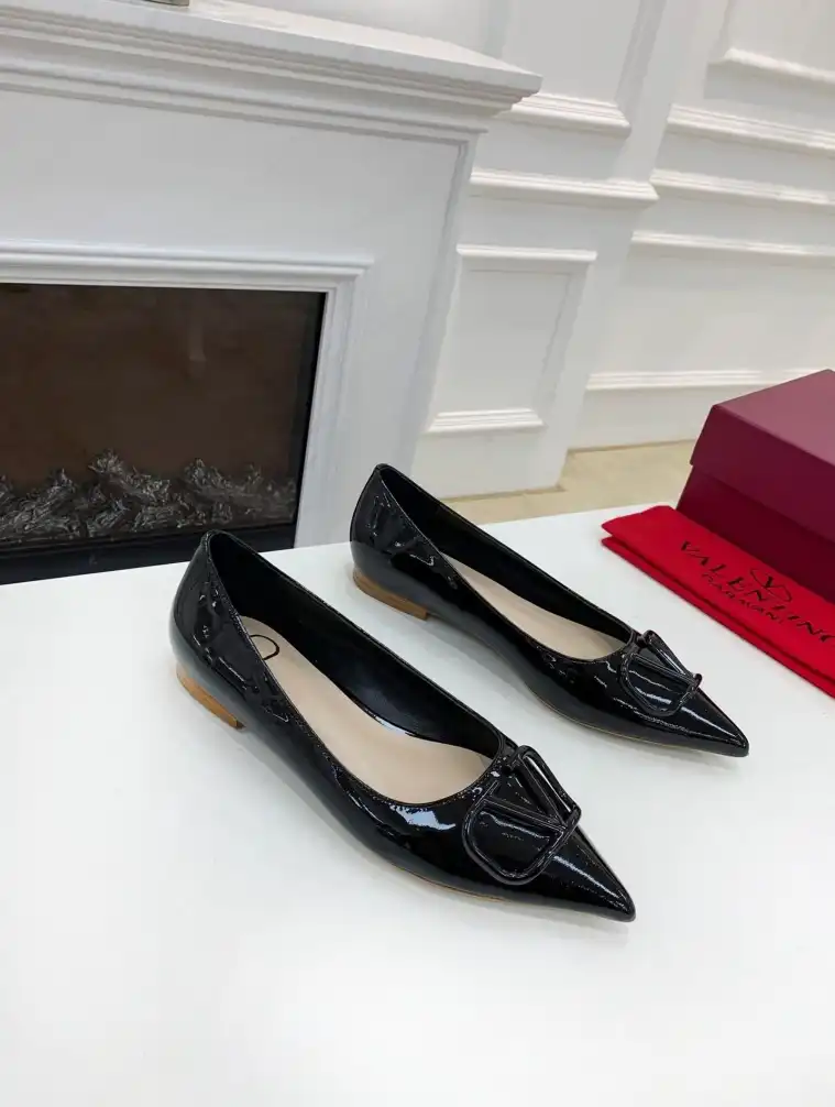 hype Valentino flat shoes