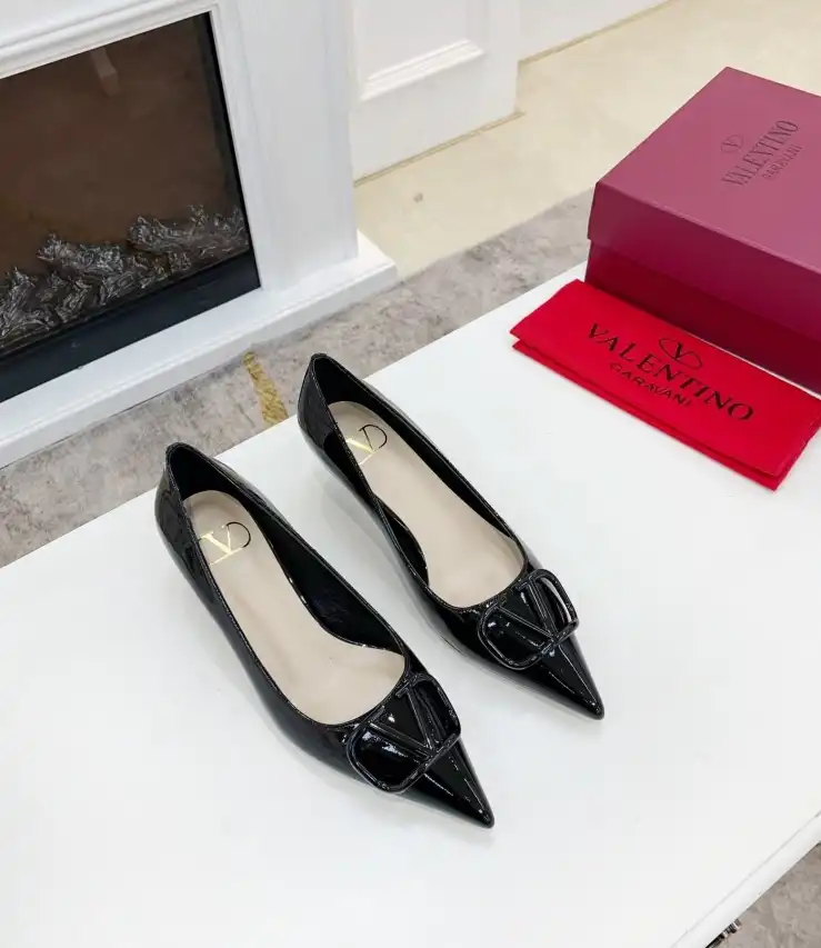 hype Valentino flat shoes