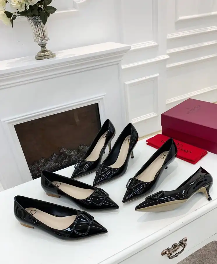 hype Valentino flat shoes