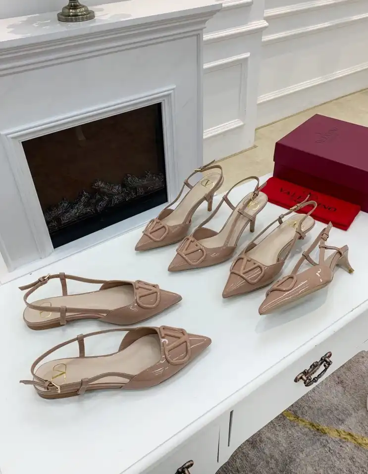 hype Valentino flat shoes