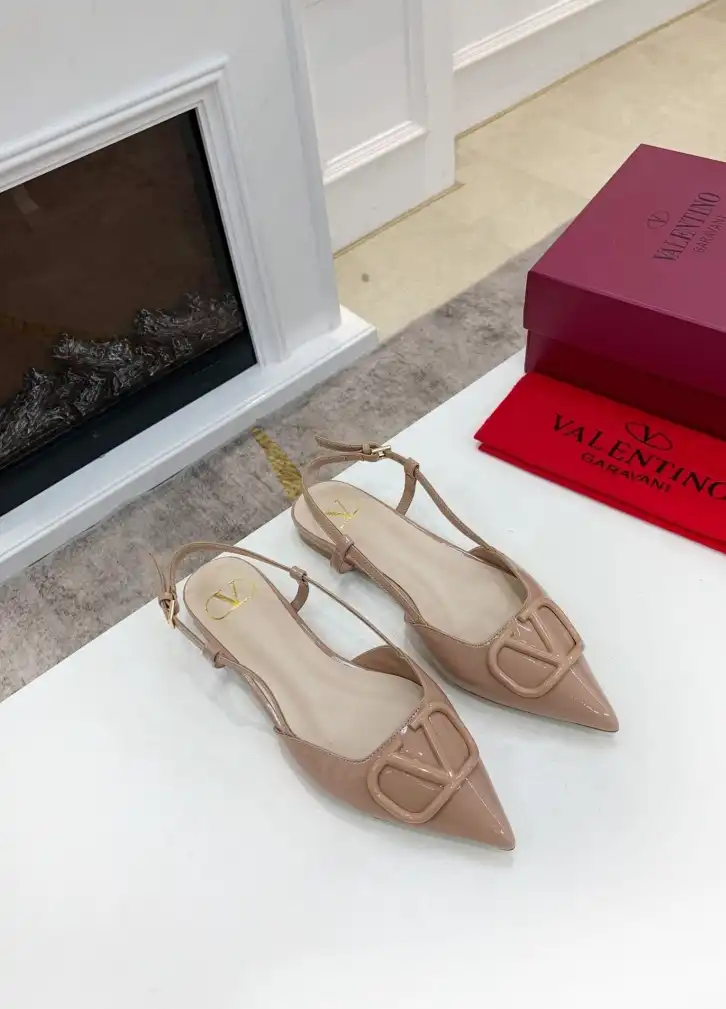 hype Valentino flat shoes