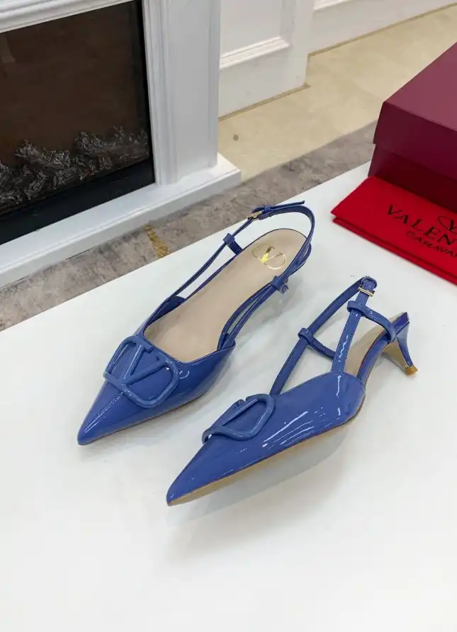 hype Valentino flat shoes