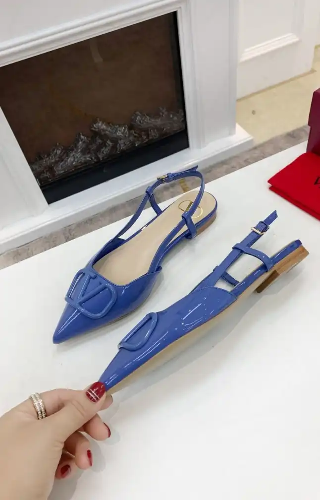 hype Valentino flat shoes