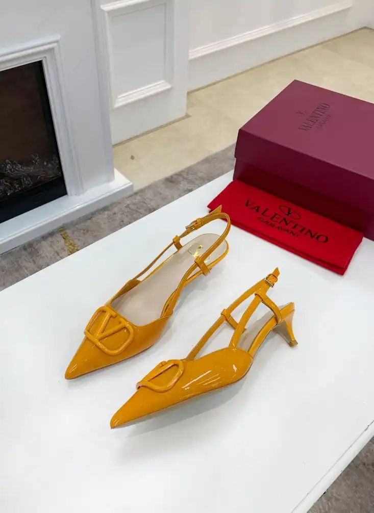 hype Valentino flat shoes