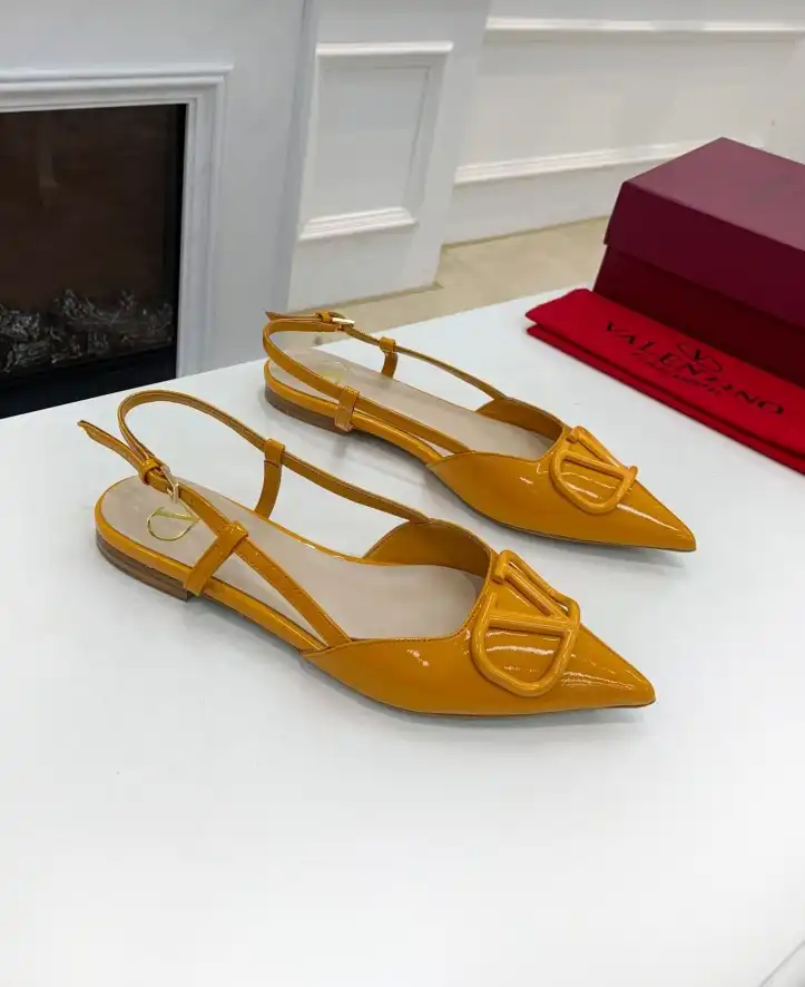 hype Valentino flat shoes