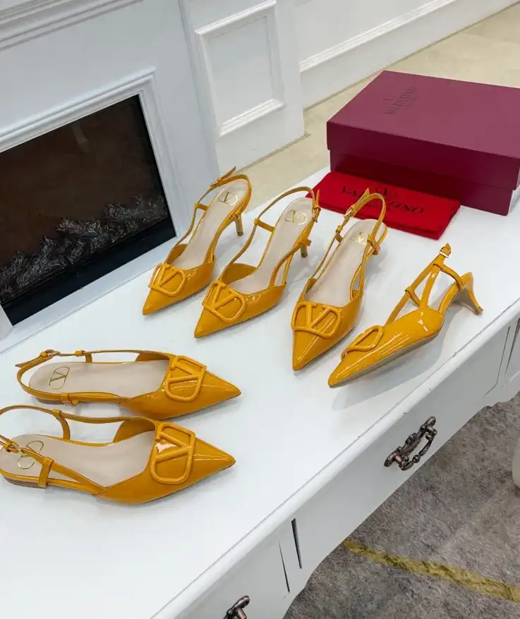 hype Valentino flat shoes