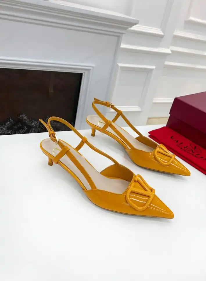 hype Valentino flat shoes