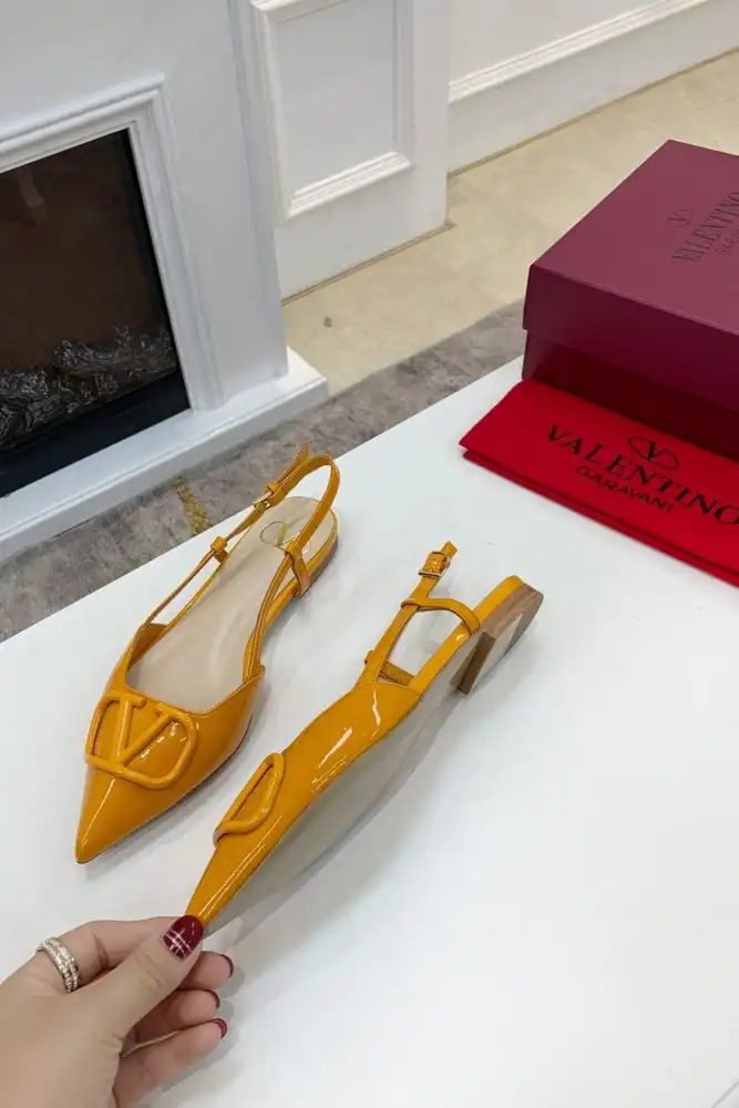 hype Valentino flat shoes