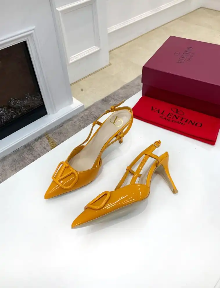 hype Valentino flat shoes