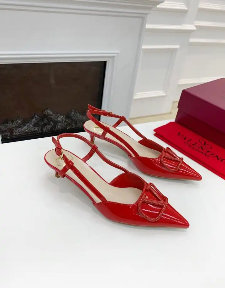 hype Valentino flat shoes