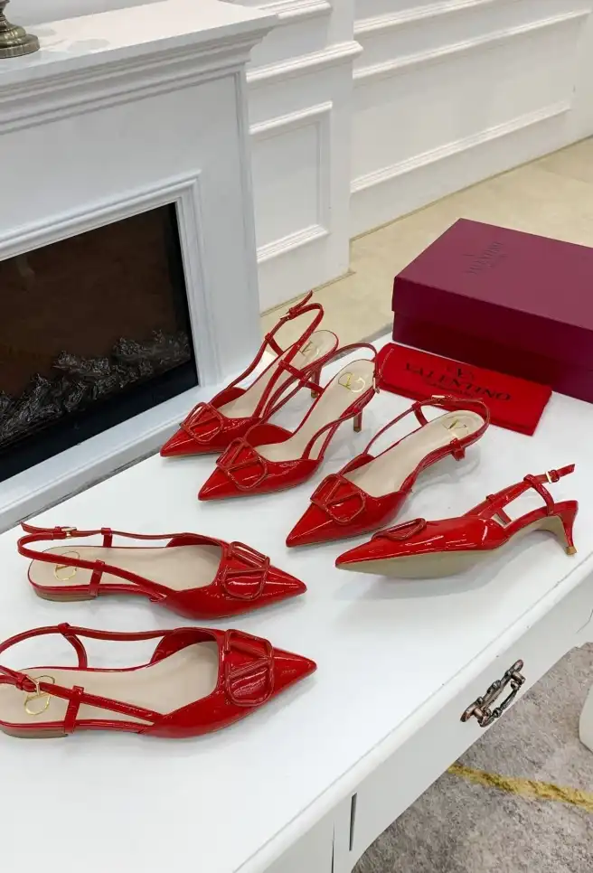 hype Valentino flat shoes