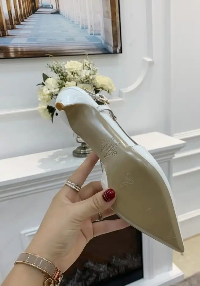 hype Valentino flat shoes