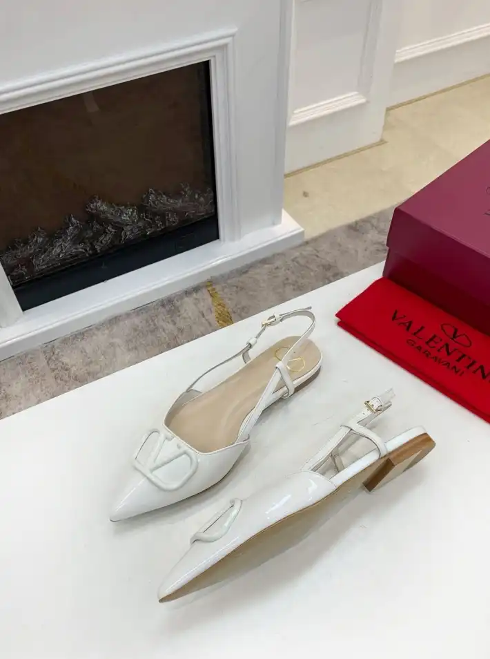 hype Valentino flat shoes