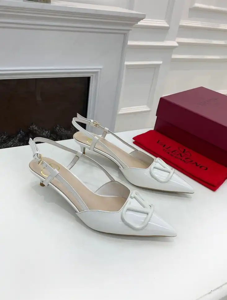 hype Valentino flat shoes