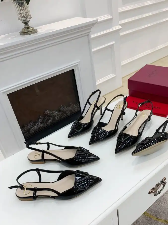 hype Valentino flat shoes