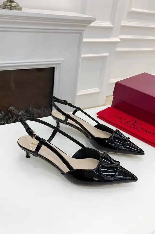 hype Valentino flat shoes