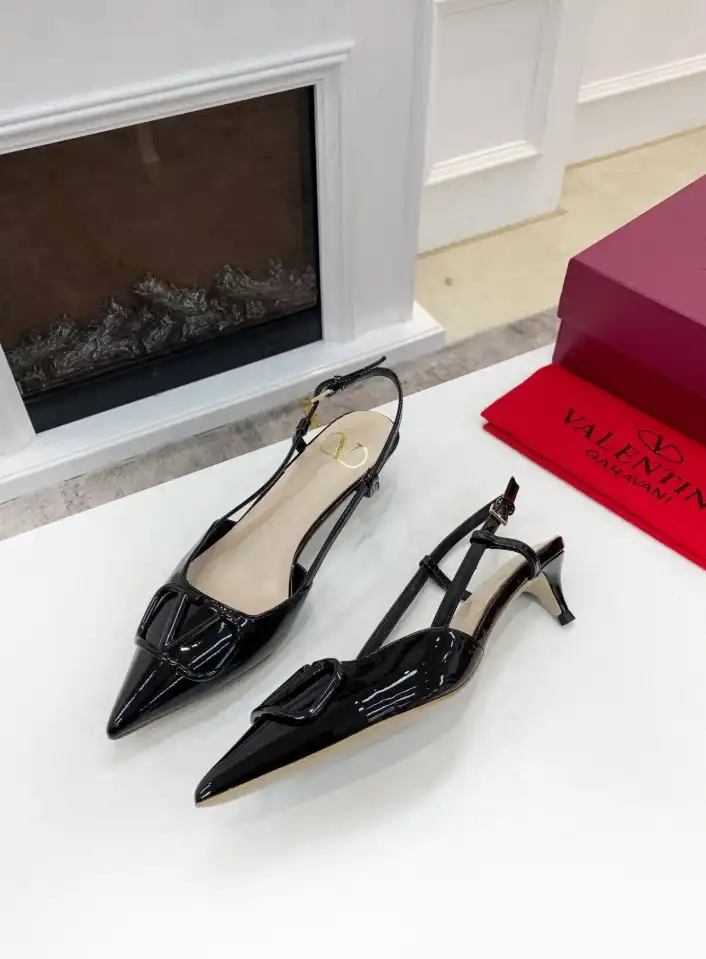 hype Valentino flat shoes