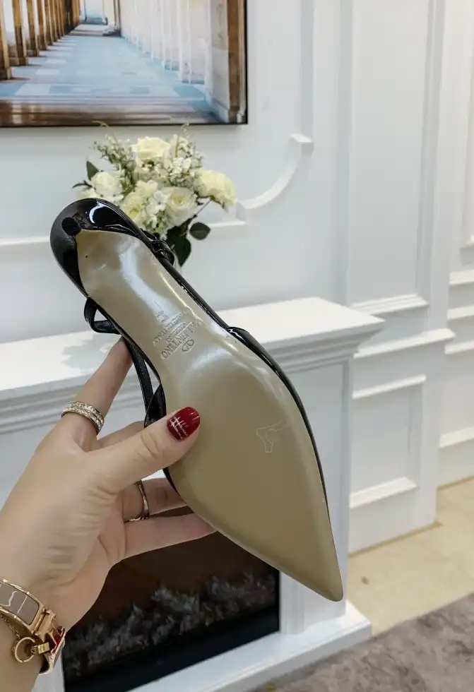 hype Valentino flat shoes