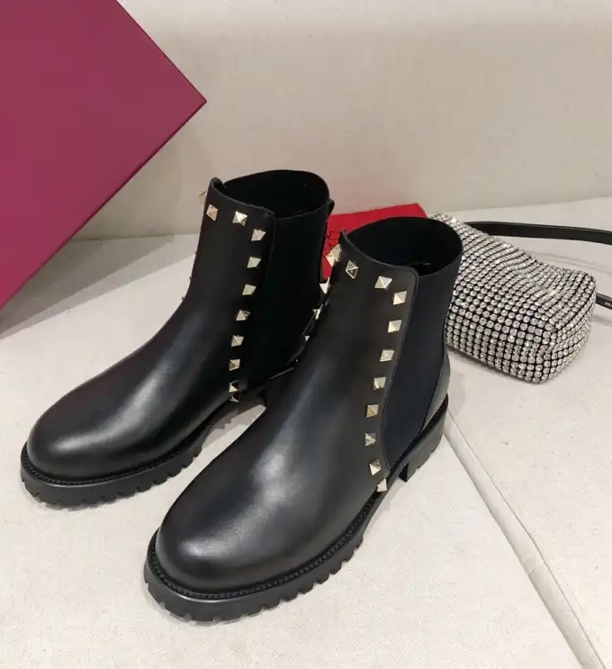 hype Valentino Boots