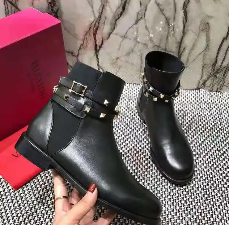 hype Valentino Boots