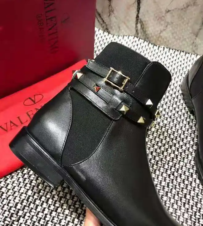 hype Valentino Boots