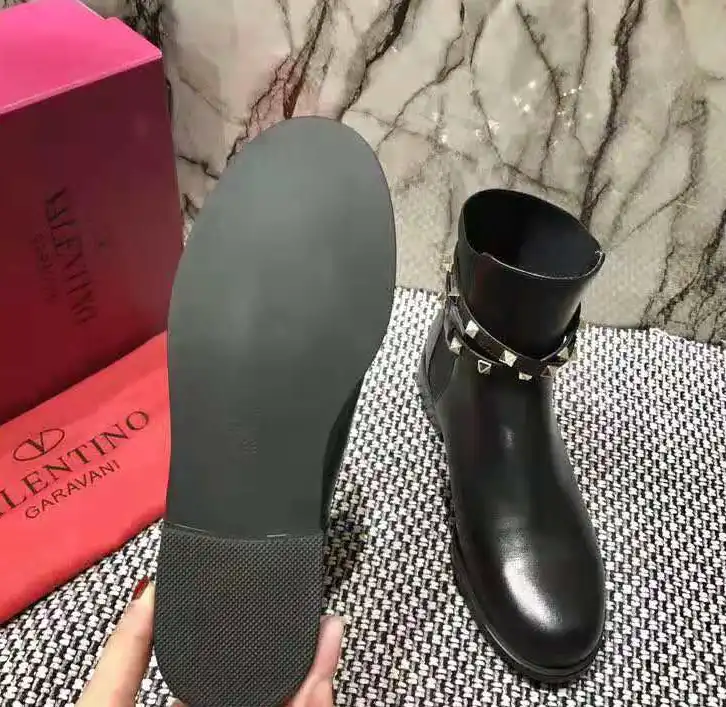 hype Valentino Boots