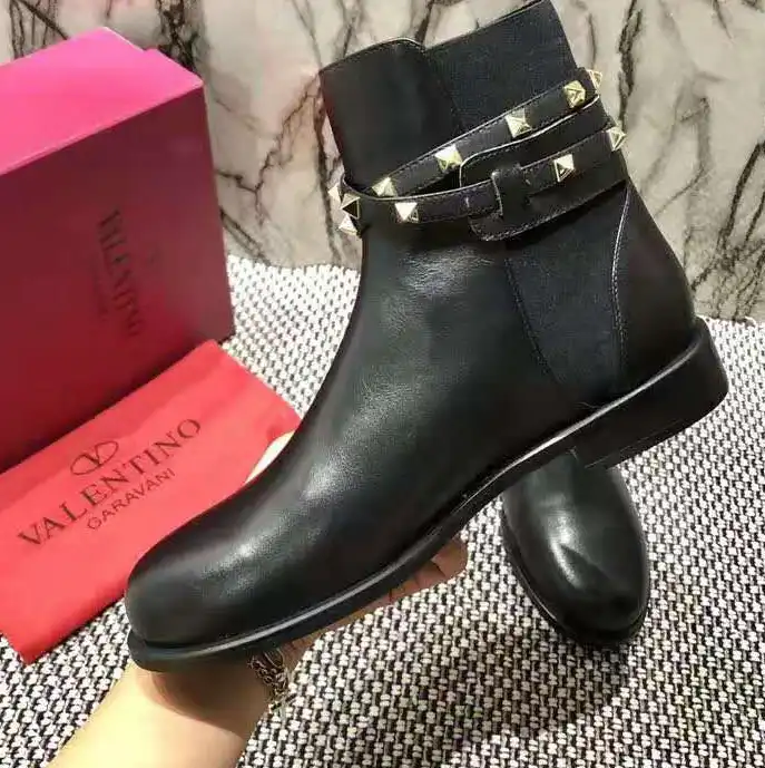 hype Valentino Boots