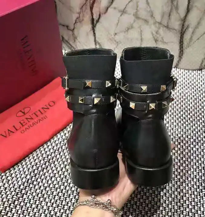 hype Valentino Boots