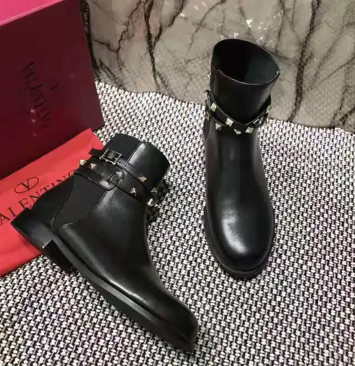 hype Valentino Boots