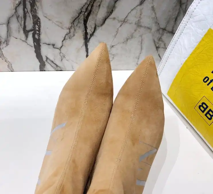 hype Valentino Boots