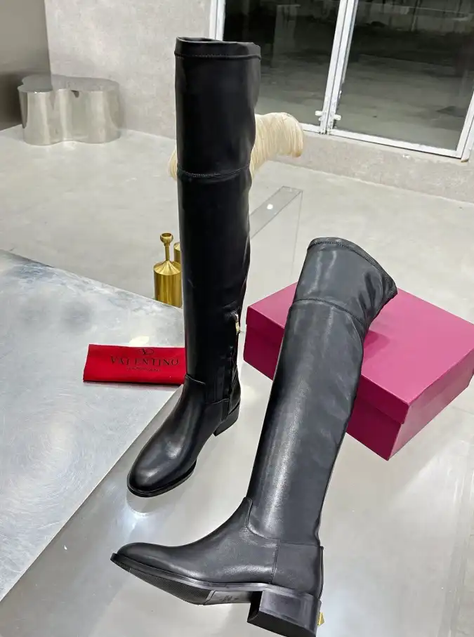 hype Valentino Boots