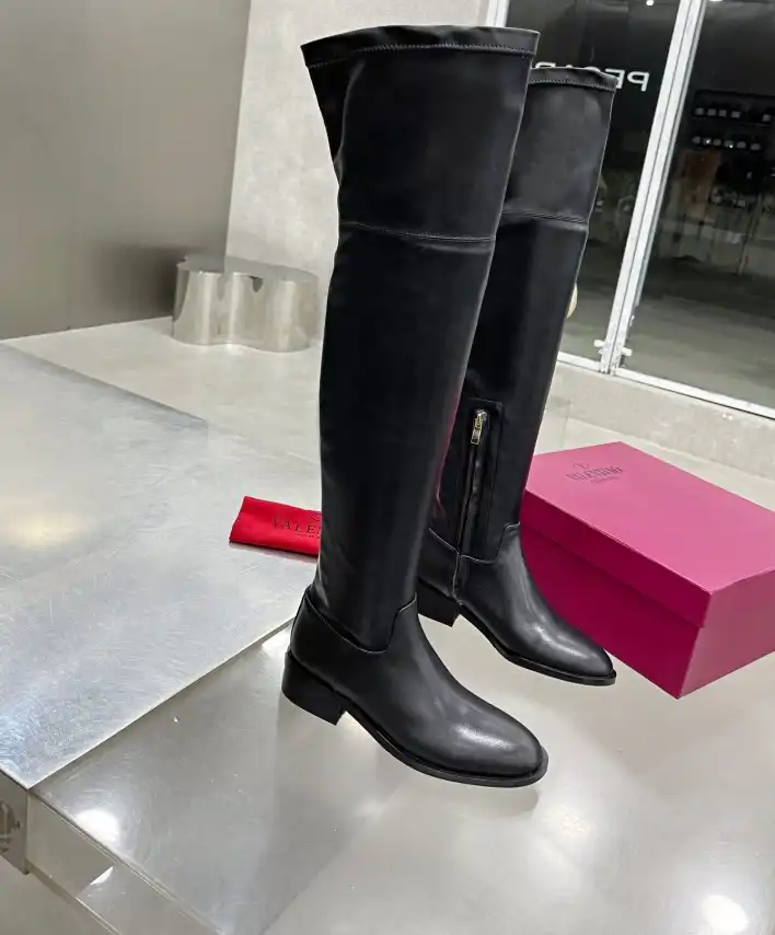 hype Valentino Boots