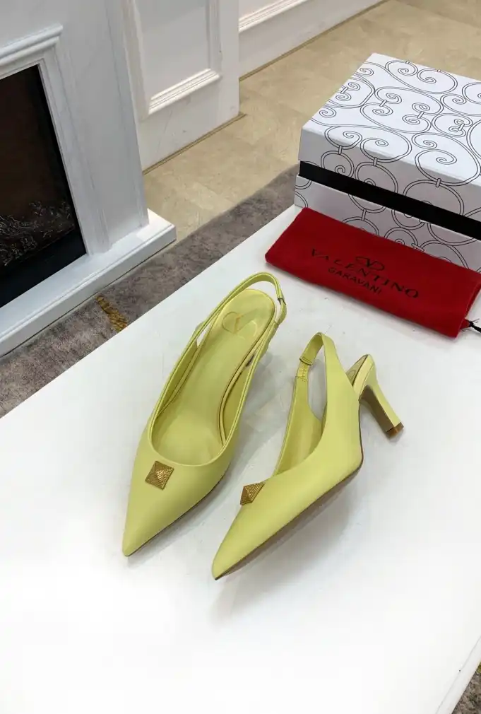 hype Valentino High Heels