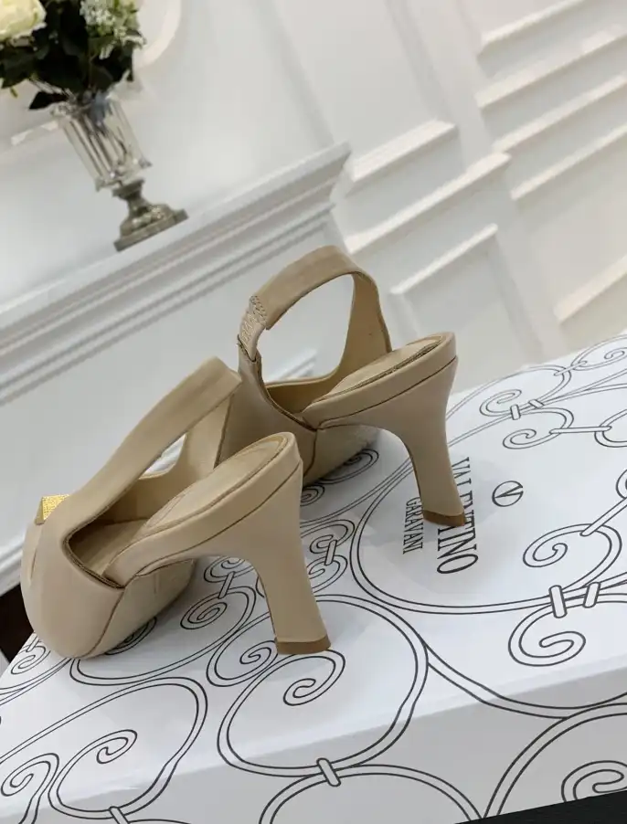 hype Valentino High Heels