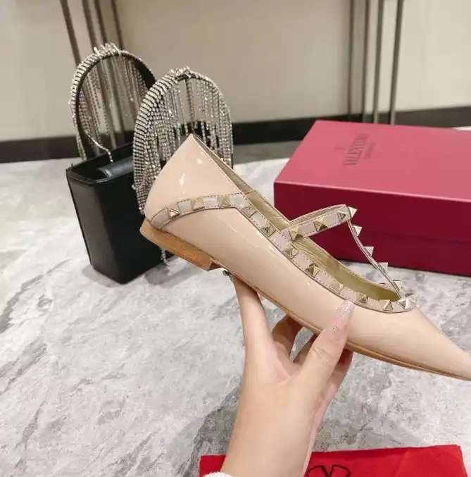 hype Valentino flat shoes