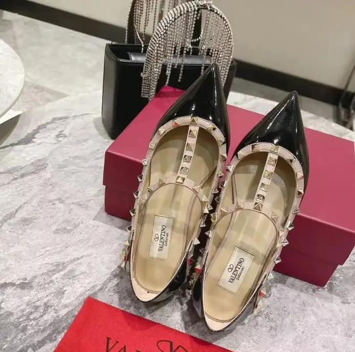 hype Valentino flat shoes