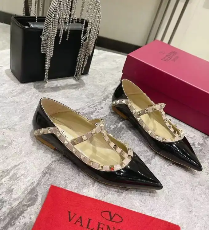 hype Valentino flat shoes