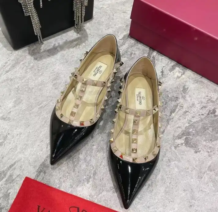 hype Valentino flat shoes